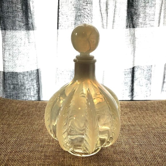 Vintage Decanter with stopper